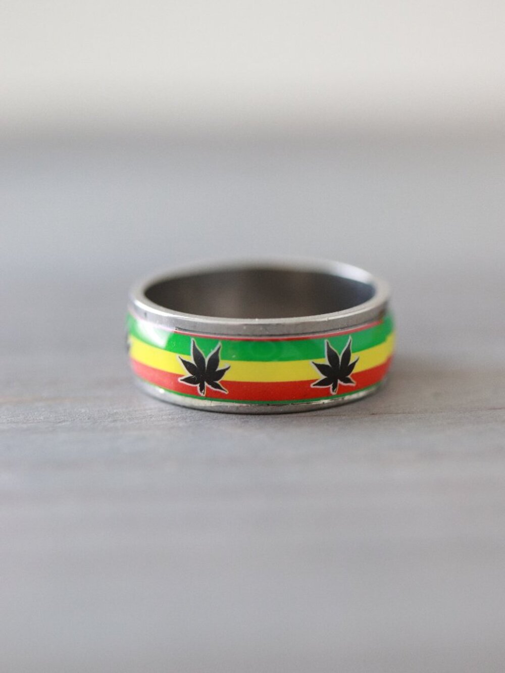 Leaf Design Green/Yellow/Red Men/Women Band Ring Silver Stainless Steel